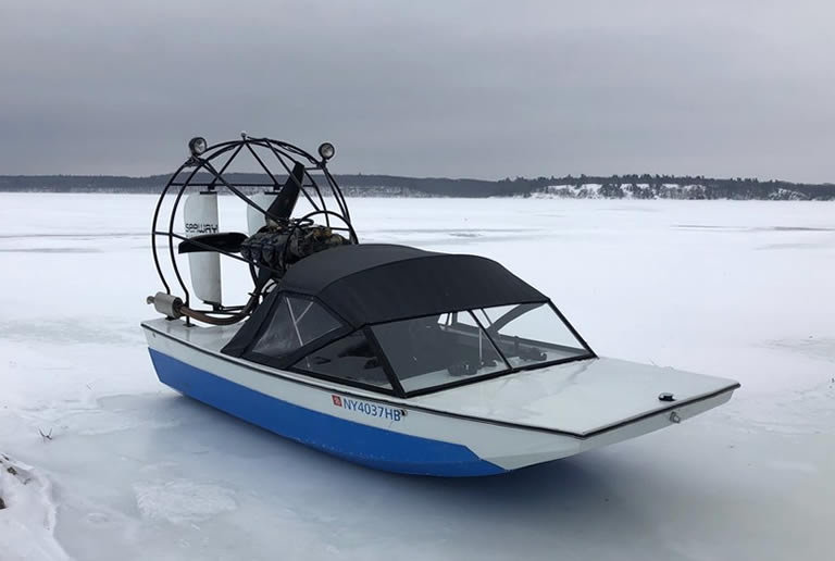 Les hydroglisseurs peuvent-ils aller sur la glace ?  – Monde des bateaux à fond plat