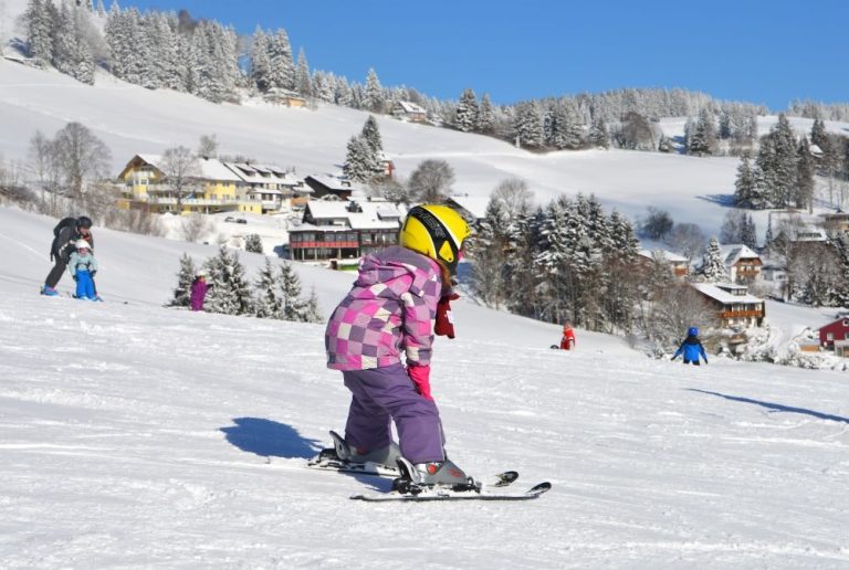 Comment savoir si vos enfants sont prêts à skier des terrains plus difficiles (du vert au bleu) ?