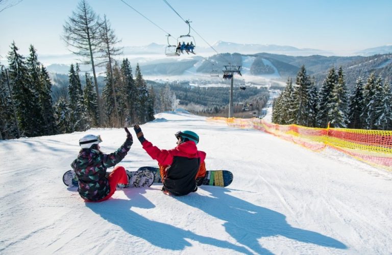Vous passez du snowboard au ski ? À quoi devez-vous vous attendre ? (Défi surprenant)
