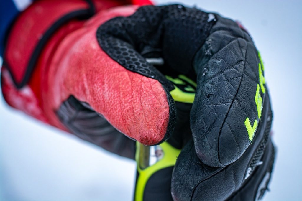 ski-glove