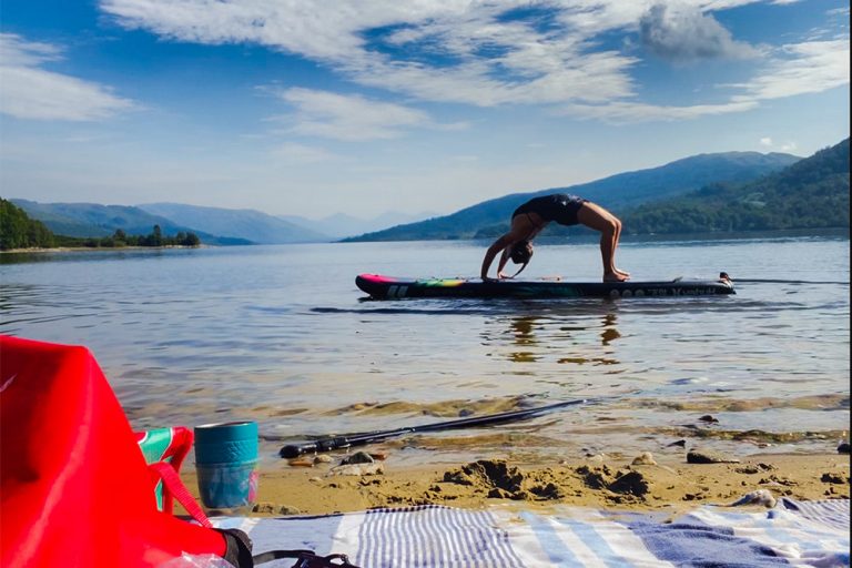 Yoga paddle :Pourquoi vous devez l’essayer cet été