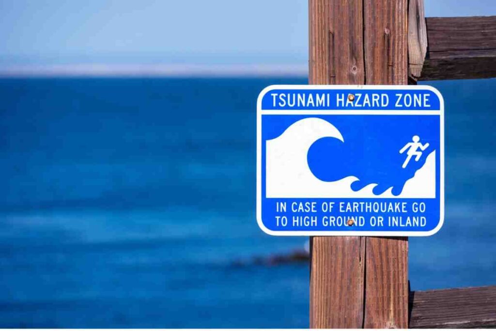 Panneau d'avertissement de zone de risque de tsunami